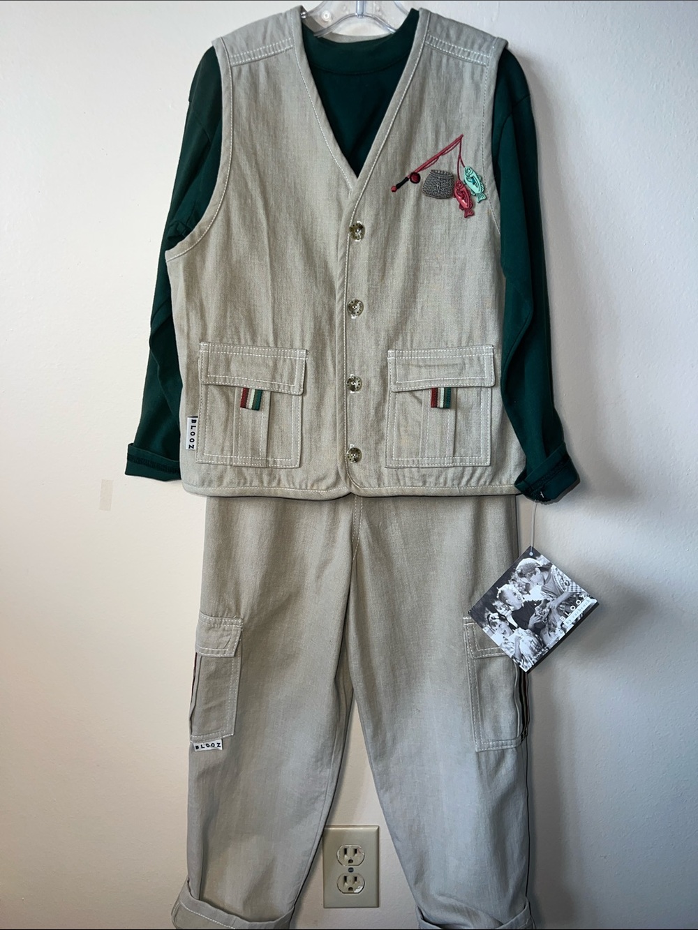 VYG Blooz Kids 3 Piece Beige Vest With Fishing Gear and Cargo Bottoms Size 6x